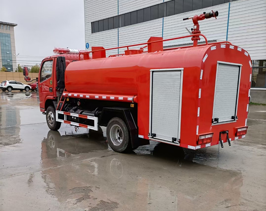 東風(fēng)5方灑水車-5方消防灑水車