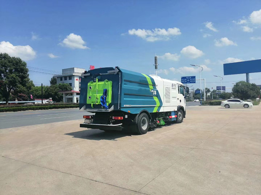 重汽豪沃洗掃車-重汽豪沃18噸洗掃車
